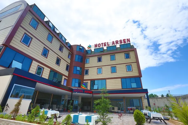 Арсин: Arsen Hotel
