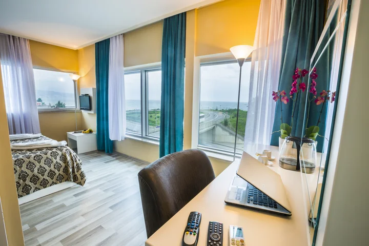 Арсин: Arsen Hotel