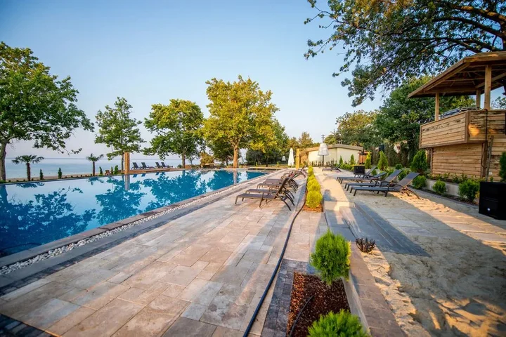 Чешмели: Seker Kamp Apart Otel