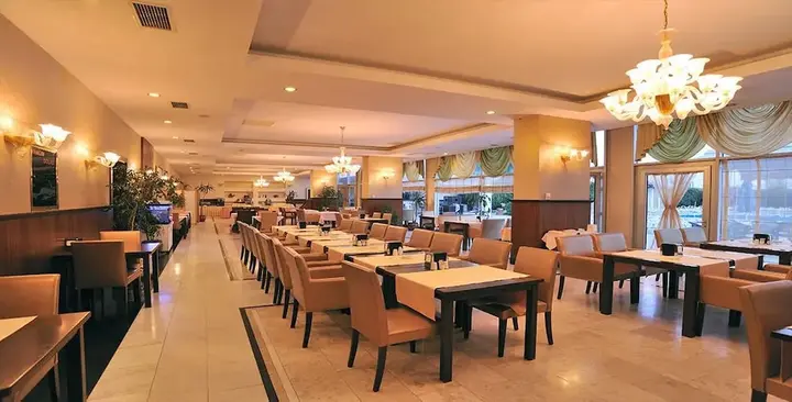 Бююкчекмедже: Pelikan Otel