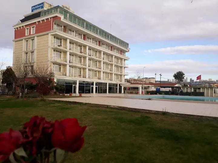 Бююкчекмедже: Pelikan Otel