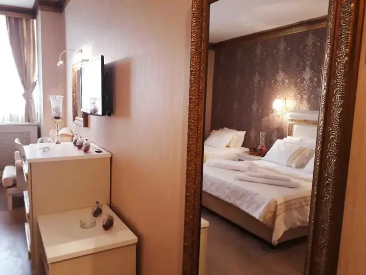 Бююкчекмедже: Pelikan Otel