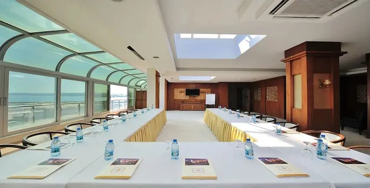 Бююкчекмедже: Pelikan Otel