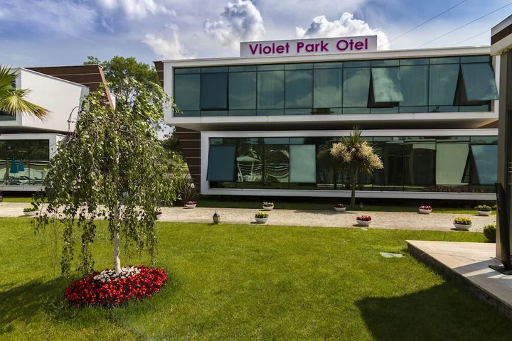 Сайл: Violet Park Hotel