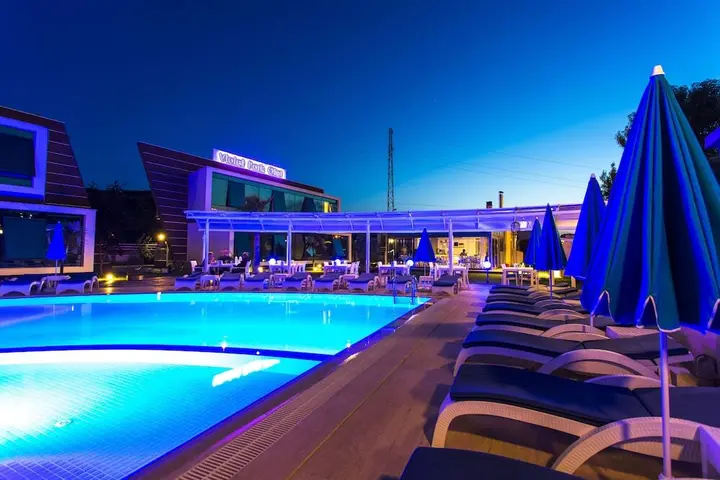 Сайл: Violet Park Hotel