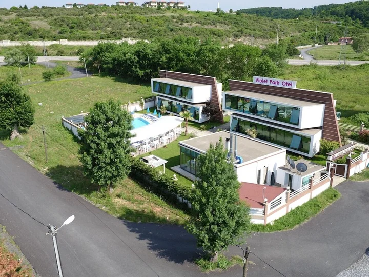 Сайл: Violet Park Hotel