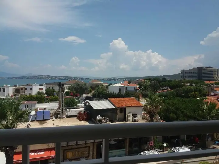 Azure Vista Residence and Suite Hotel — фото 1