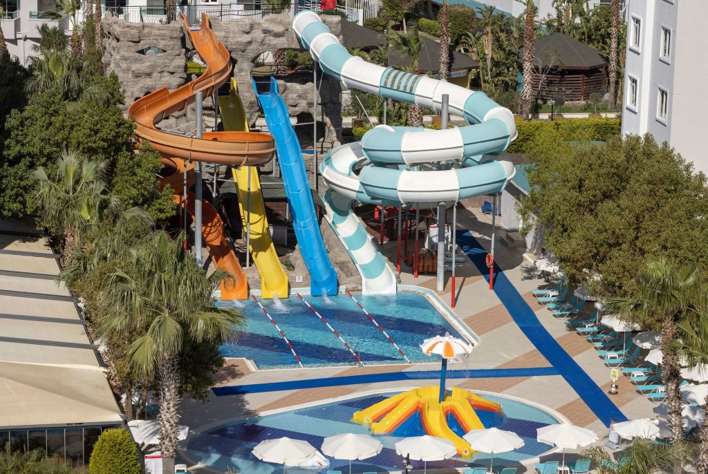 Аксу: Ramada Resort Lara