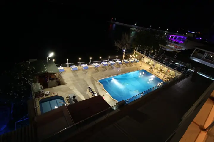 Алтынолук: Отель Ucem Otel Golden Sea