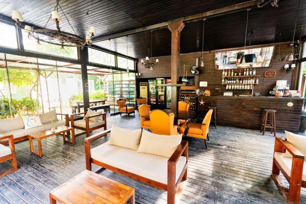 Кумлуджа: Lukkies Lodge