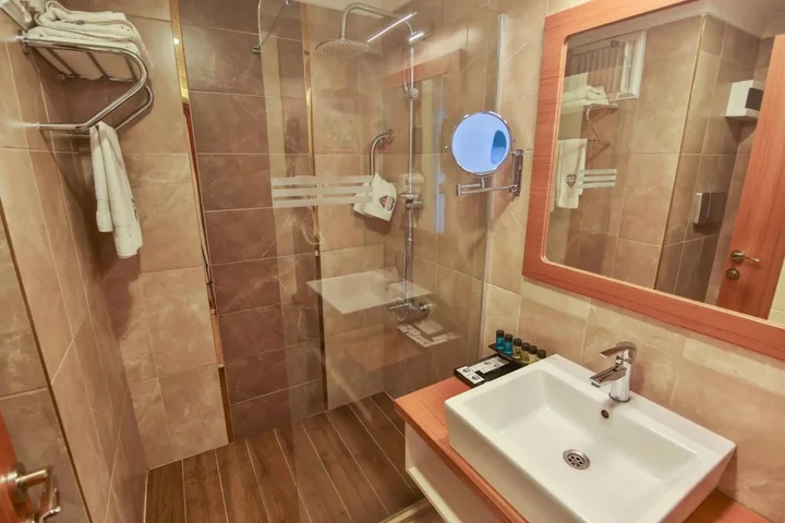 Бартын: Diamond Hotel