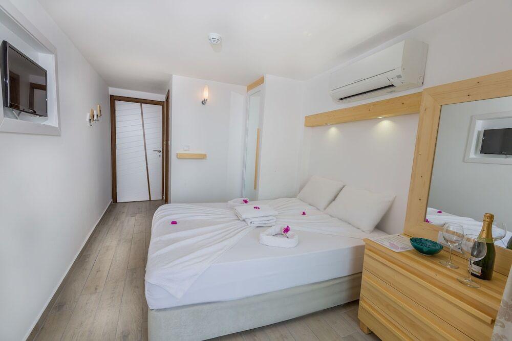 Каш: Defne Hotel