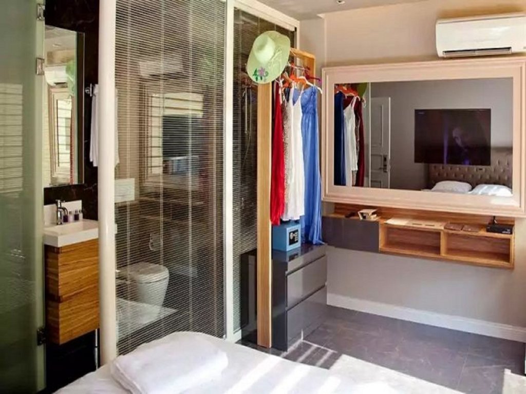Каш: Upper House Hotel