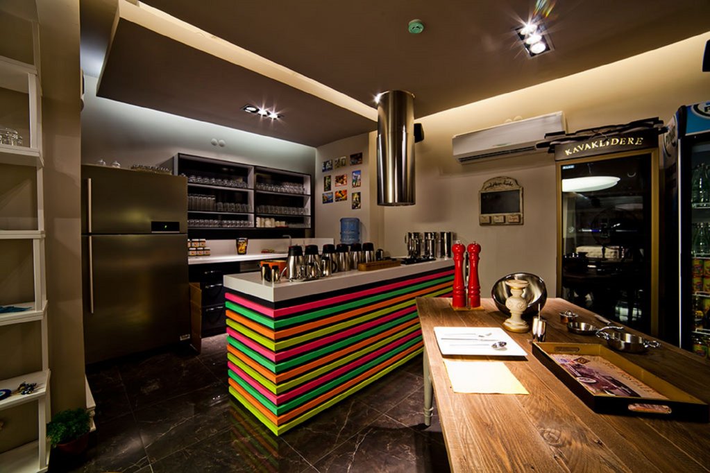 Каш: Upper House Hotel