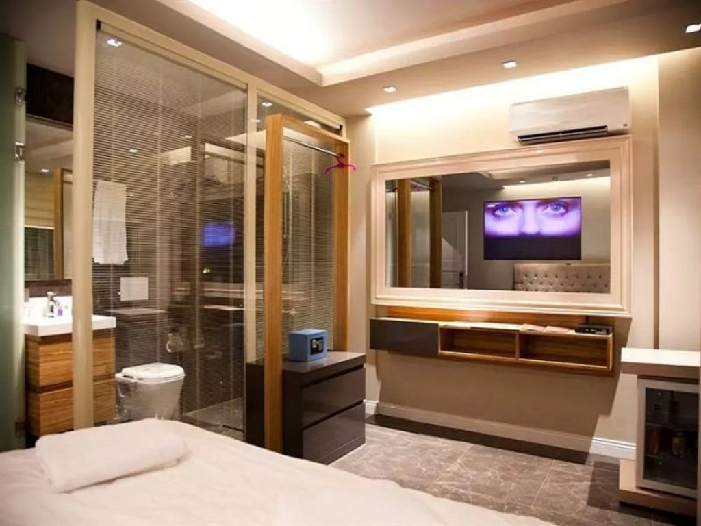 Каш: Upper House Hotel