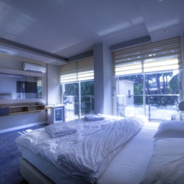 Каш: Upper House Hotel