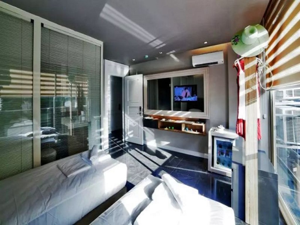 Каш: Upper House Hotel