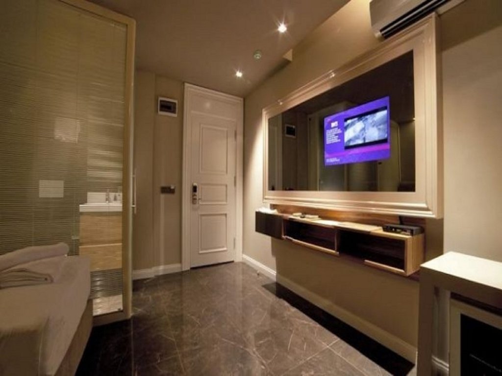 Каш: Upper House Hotel