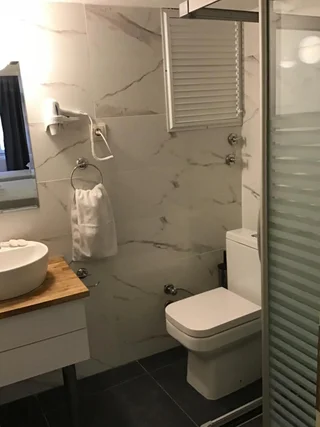 Измир: Otel Balca