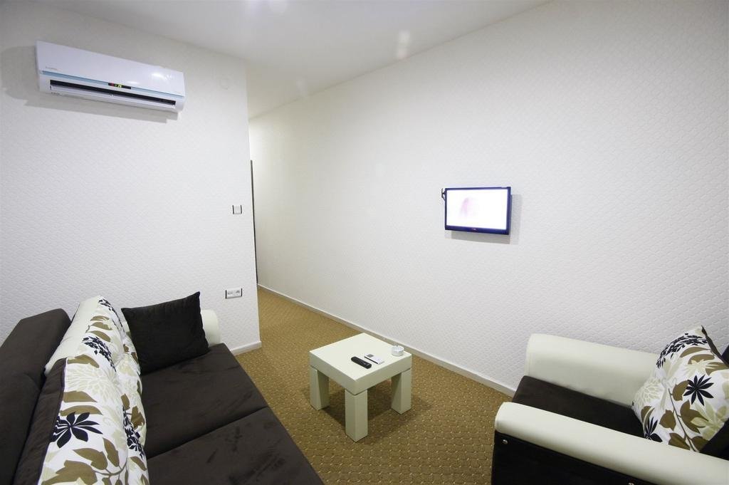 Харбия: Tarbus Hotel