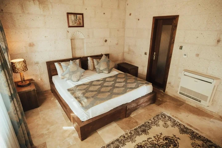 Учисар: Hu of Cappadocia