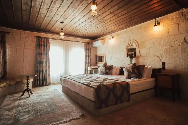 Учисар: Hu of Cappadocia