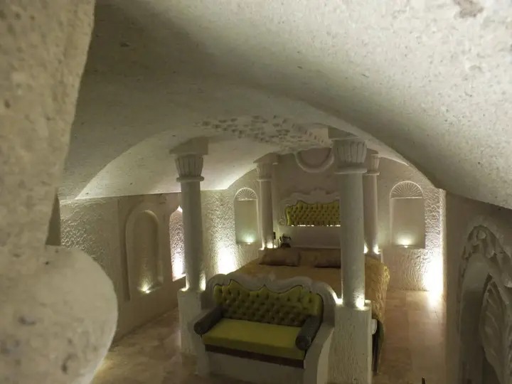 Учисар: Hu of Cappadocia