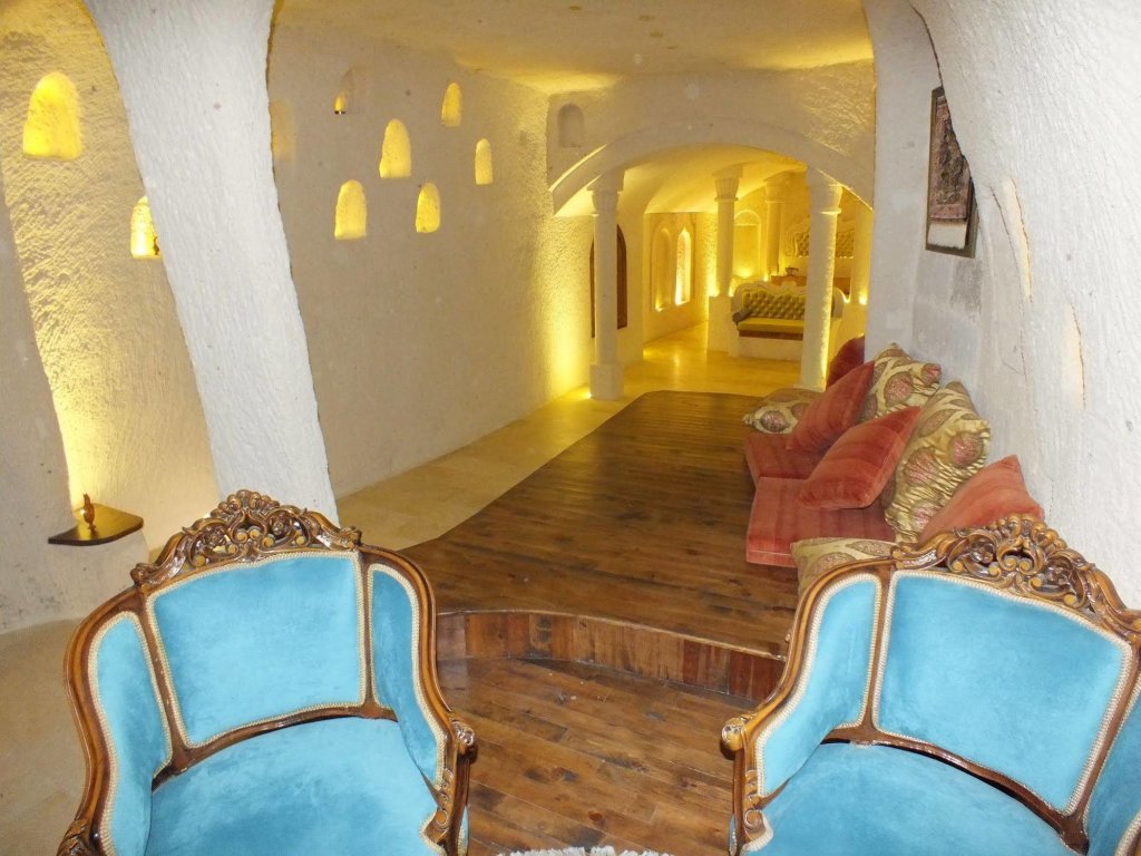 Учисар: Hu of Cappadocia