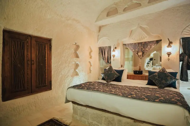 Учисар: Hu of Cappadocia