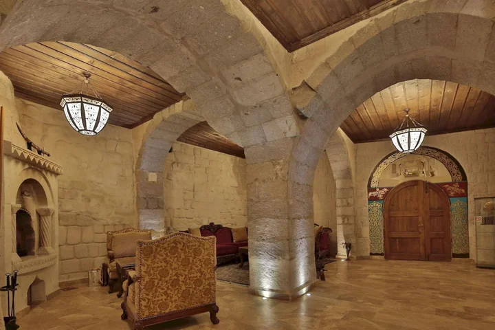 Учисар: Hu of Cappadocia