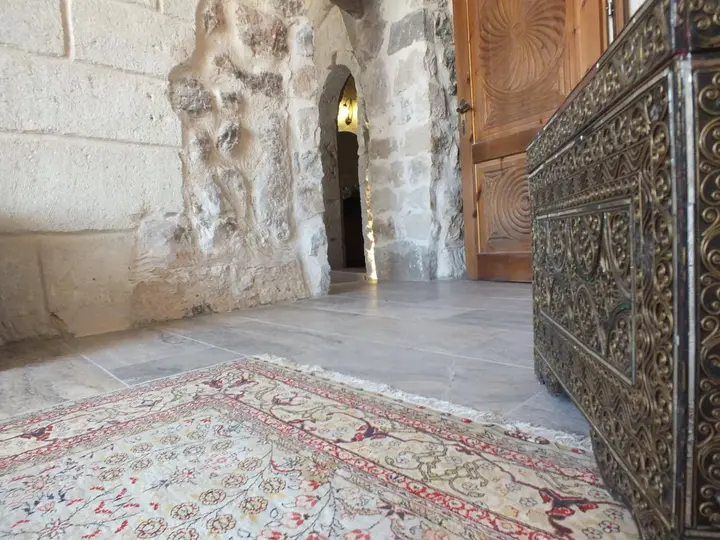 Учисар: Hu of Cappadocia