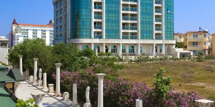 Капикири: Laur Hotels