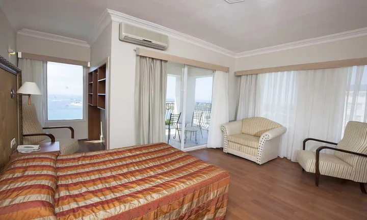 Капикири: Laur Hotels