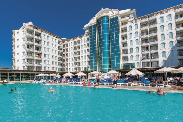Капикири: Laur Hotels