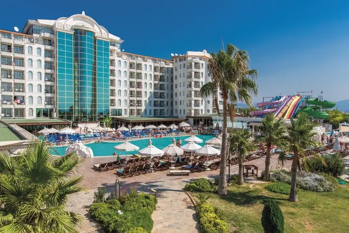 Капикири: Laur Hotels