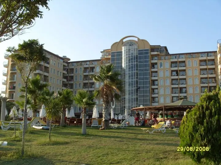 Капикири: Laur Hotels