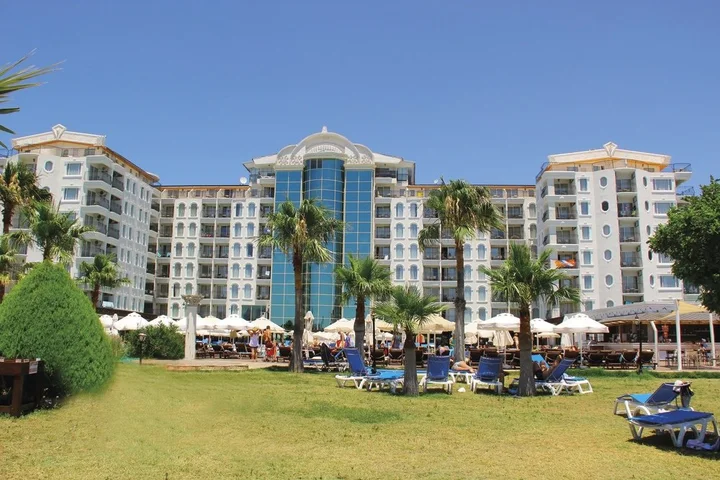 Капикири: Laur Hotels