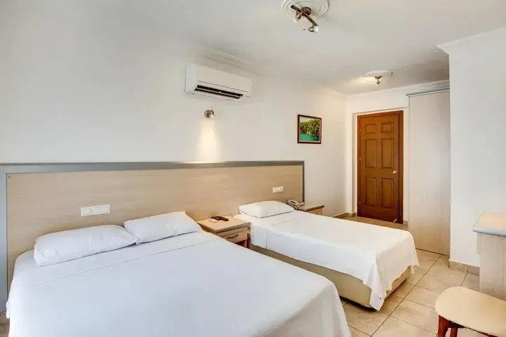 Акьяка: Feron Hotel