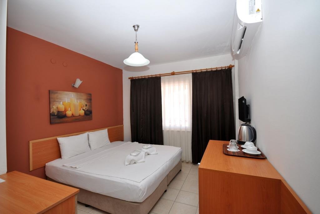 Турунч: Lale Hotel