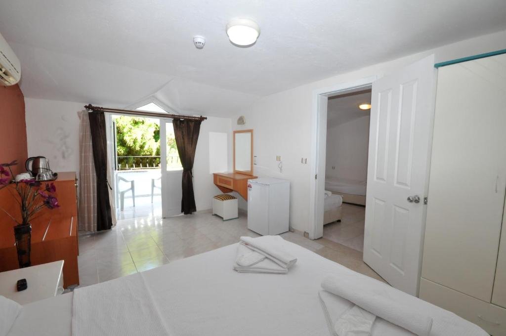 Турунч: Lale Hotel
