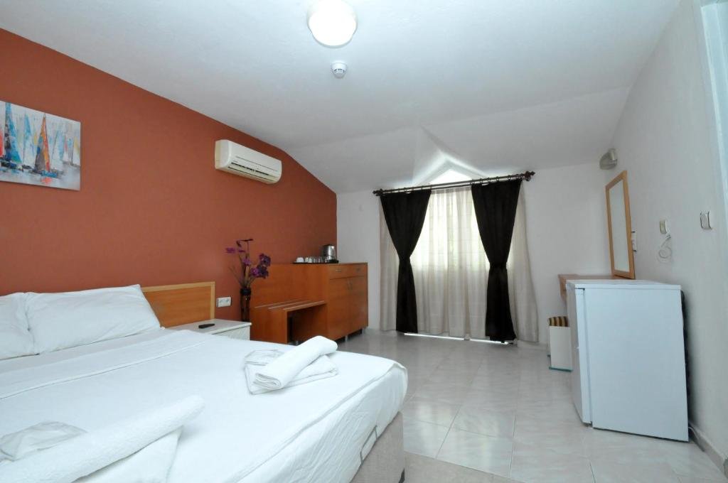 Турунч: Lale Hotel