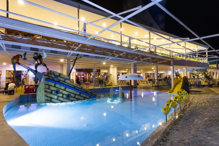 Окурджалар: Orange County Alanya