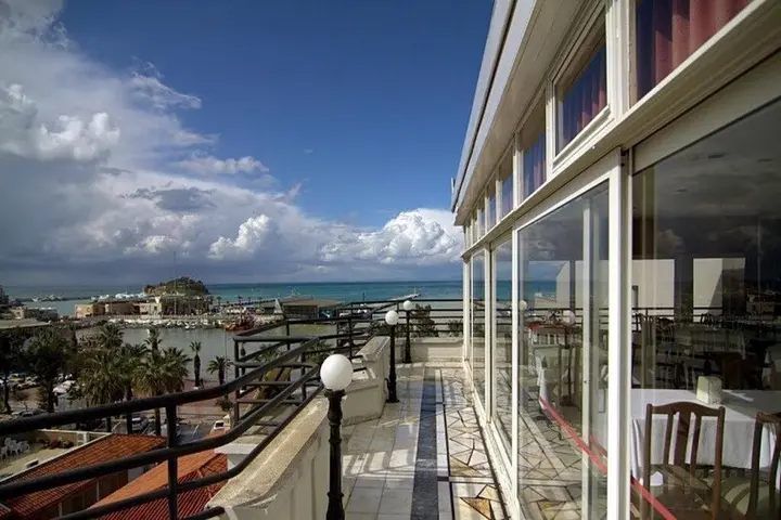 Кушадасы: Surtel Hotel