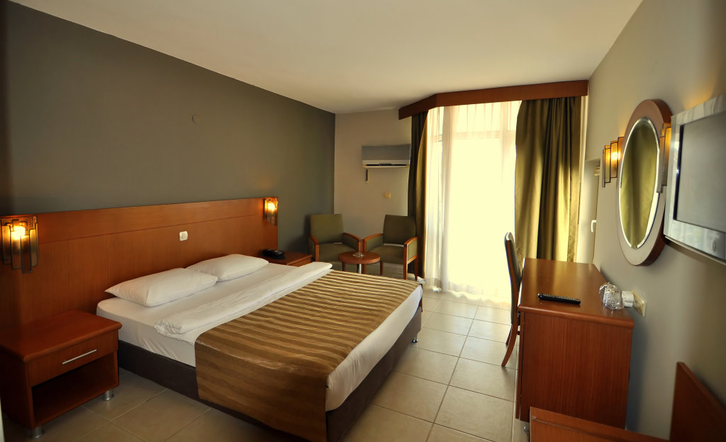 Кушадасы: Surtel Hotel