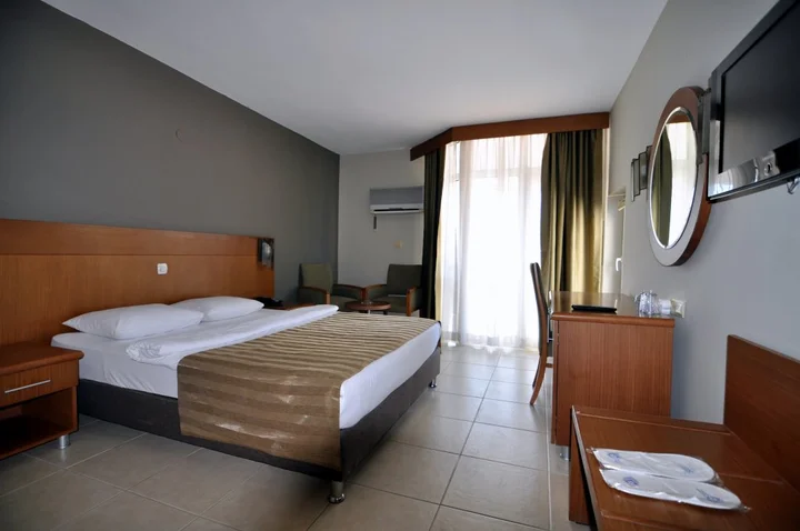 Кушадасы: Surtel Hotel