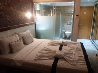 Бурхание: Idahan Hotel