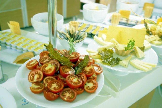 Бурхание: Idahan Hotel