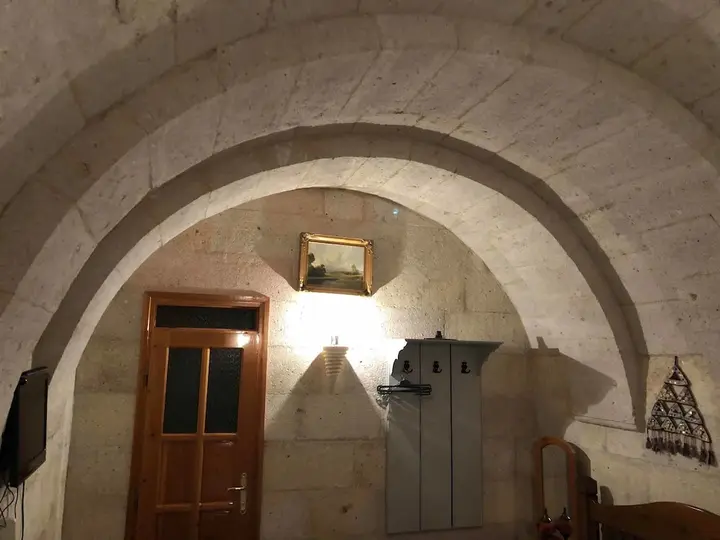 Учисар: Anatolia Raymonde Cave House
