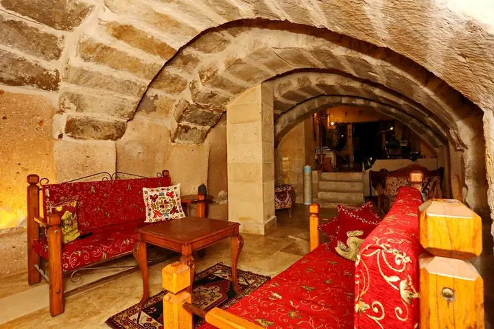 Учисар: Anatolia Raymonde Cave House