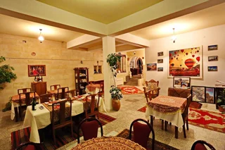 Учисар: Anatolia Raymonde Cave House